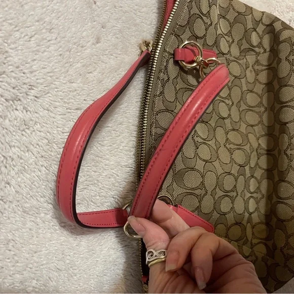 Coach purse - Picture 3 of 7